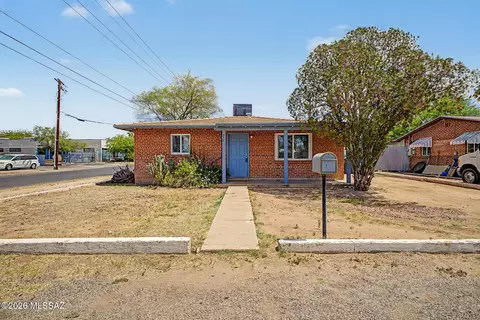 972 N Chrysler Dr, Tucson, AZ 85716