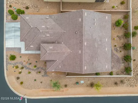1948 N Star View Ln, Green Valley, AZ 85614