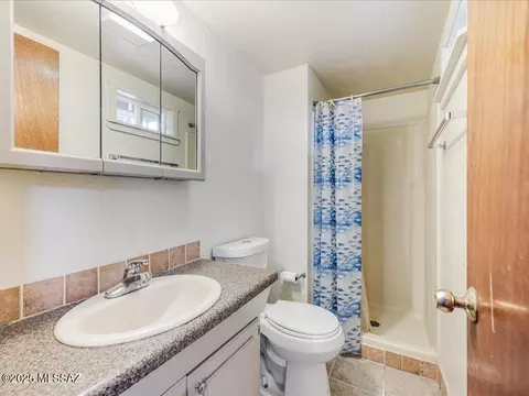 Bath - 98 Longview Loop Rd, Elgin, AZ 85611 photo 4 of 4