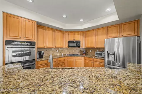 Kitchen - 13934 E Sage Hills Dr, Vail, AZ 85641 photo 5 of 5