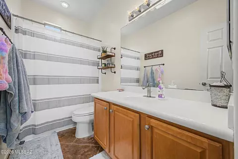 Bath - 13934 E Sage Hills Dr, Vail, AZ 85641 photo 4 of 5