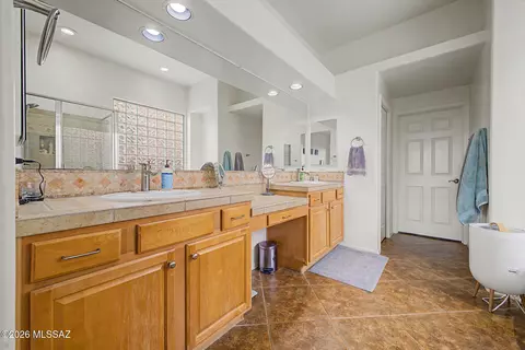 Bath - 13934 E Sage Hills Dr, Vail, AZ 85641 photo 1 of 5