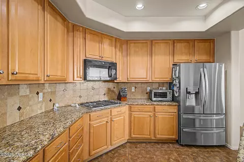 Kitchen - 13934 E Sage Hills Dr, Vail, AZ 85641 photo 3 of 5