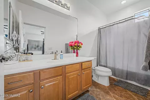 Bath - 13934 E Sage Hills Dr, Vail, AZ 85641 photo 3 of 5