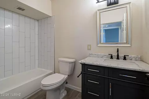 Bath - 49 E Adams St, Tucson, AZ 85705 photo 2 of 4