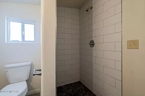 Bath - 49 E Adams St, Tucson, AZ 85705 photo 4 of 4