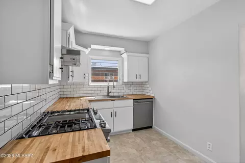 Kitchen - 1412 E Spring St, Tucson, AZ 85719 photo 2 of 4