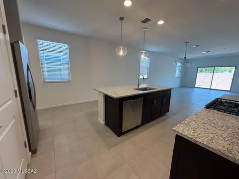 9786 N Solstice Ave, Tucson, AZ 85743
