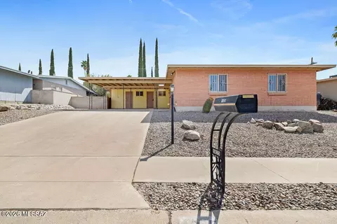 1825 S Palm Springs Cir, Tucson, AZ 85710