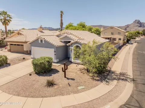9038 N Palm Brook Dr, Tucson, AZ 85743