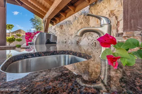 Kitchen - 834 S Deer Meadow Loop, Tucson, AZ 85745 photo 6 of 6