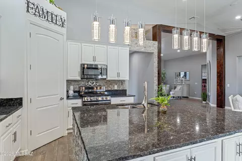 Kitchen - 834 S Deer Meadow Loop, Tucson, AZ 85745 photo 2 of 6