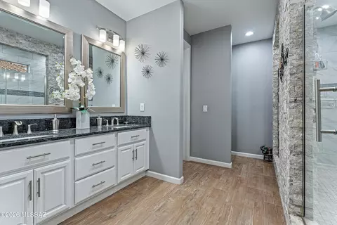 Bath - 834 S Deer Meadow Loop, Tucson, AZ 85745 photo 1 of 3