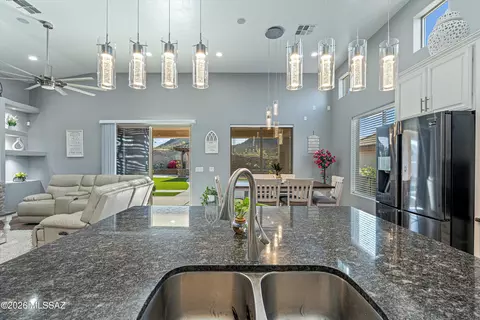 Kitchen - 834 S Deer Meadow Loop, Tucson, AZ 85745 photo 5 of 6