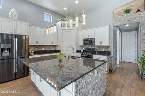 Kitchen - 834 S Deer Meadow Loop, Tucson, AZ 85745 photo 1 of 6