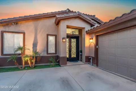 Exterior - 834 S Deer Meadow Loop, Tucson, AZ 85745 photo 2 of 12