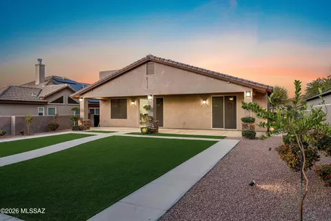 Exterior - 834 S Deer Meadow Loop, Tucson, AZ 85745 photo 11 of 12