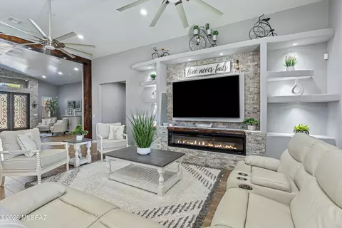 Living - 834 S Deer Meadow Loop, Tucson, AZ 85745 photo 2 of 3