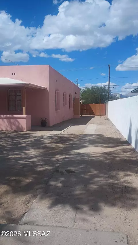 Exterior - 1401 E 13th St, Tucson, AZ 85719 photo 2 of 12