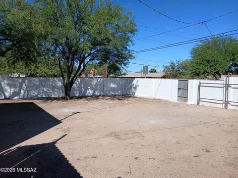 Exterior - 1401 E 13th St, Tucson, AZ 85719 photo 14 of 18