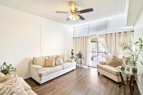 914 W Wedwick St, Tucson, AZ 85706