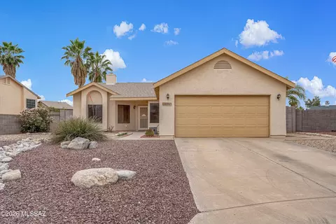 8941 N Spinel Pl, Tucson, AZ 85742