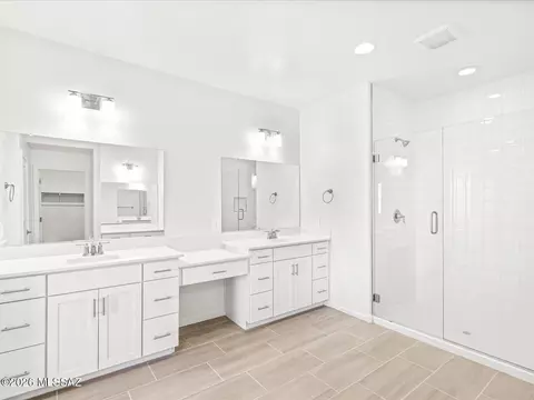 1546 E Cattle Graze Loop, Sahuarita, AZ 85629