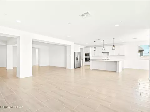 1546 E Cattle Graze Loop, Sahuarita, AZ 85629