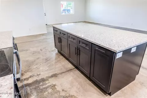 Kitchen - 1237 E Desert Sky Ln, Benson, AZ 85602 photo 5 of 7