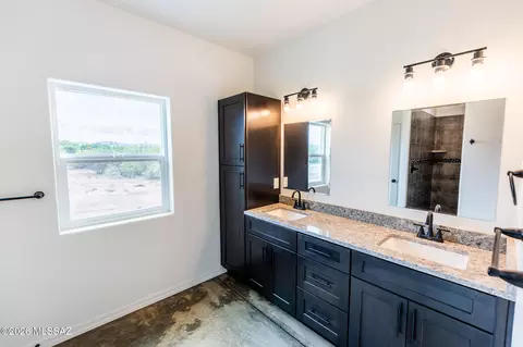Bath - 1237 E Desert Sky Ln, Benson, AZ 85602 photo 3 of 6