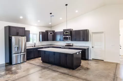 Kitchen - 1237 E Desert Sky Ln, Benson, AZ 85602 photo 1 of 7