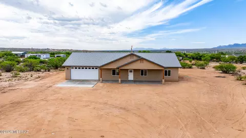 Exterior - 1237 E Desert Sky Ln, Benson, AZ 85602 photo 2 of 4