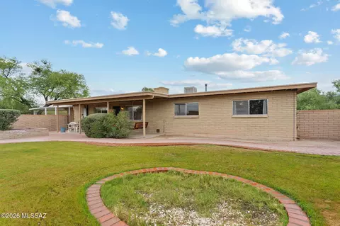 Exterior - 10100 E Moccasin Pl, Tucson, AZ 85749 photo 9 of 10