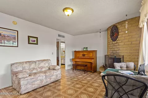 Living - 10100 E Moccasin Pl, Tucson, AZ 85749 photo 2 of 2
