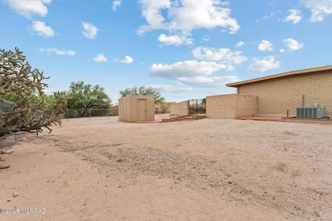 Exterior - 10100 E Moccasin Pl, Tucson, AZ 85749 photo 10 of 10