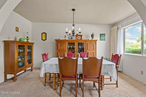 Dining - 10100 E Moccasin Pl, Tucson, AZ 85749 photo 1 of 2