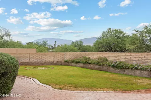 Exterior - 10100 E Moccasin Pl, Tucson, AZ 85749 photo 6 of 10