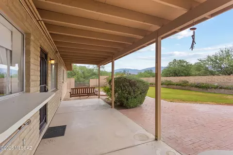 Exterior - 10100 E Moccasin Pl, Tucson, AZ 85749 photo 5 of 10