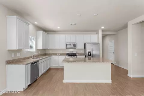 Kitchen - 10026 N Ruby Range Trl, Marana, AZ 85653 photo 3 of 3