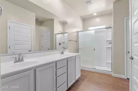 Bath - 10026 N Ruby Range Trl, Marana, AZ 85653 photo 3 of 3