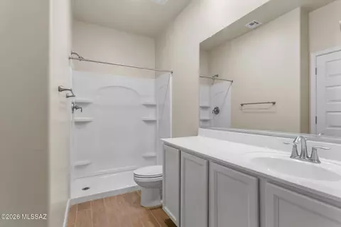 Bath - 10026 N Ruby Range Trl, Marana, AZ 85653 photo 1 of 3
