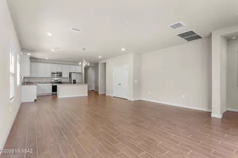 Living - 10026 N Ruby Range Trl, Marana, AZ 85653 photo 2 of 4