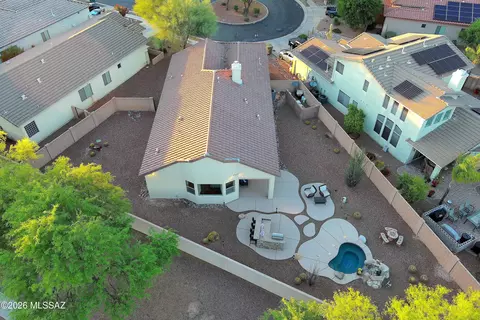 909 W Leatherleaf Dr, Tucson, AZ 85755