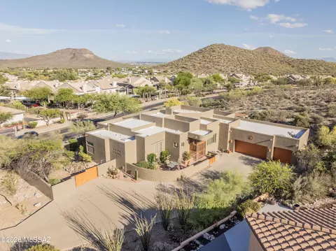21 N Players Club Dr, Tucson, AZ 85745