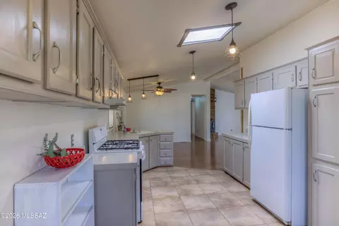 13675 E Crazy Horse Trl, Vail, AZ 85641 photo 13