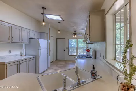 13675 E Crazy Horse Trl, Vail, AZ 85641 photo 12