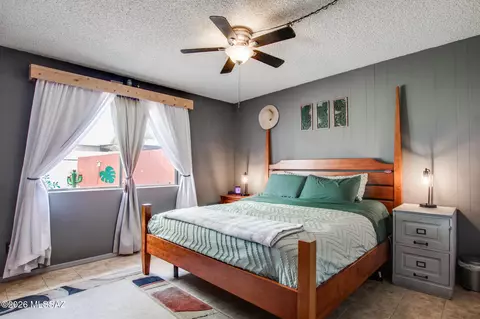 Bedroom - 9631 E Myra Dr, Tucson, AZ 85730 photo 5 of 8