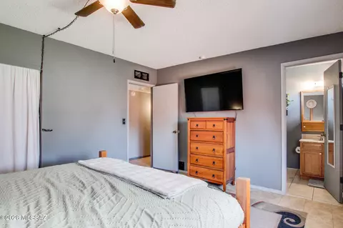 Bedroom - 9631 E Myra Dr, Tucson, AZ 85730 photo 8 of 8