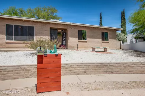 Exterior - 9631 E Myra Dr, Tucson, AZ 85730 photo 4 of 9