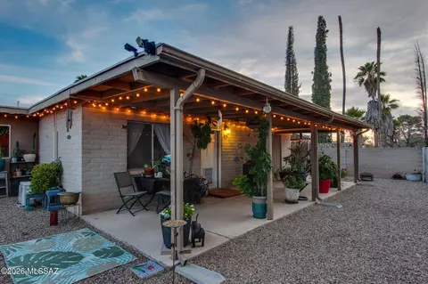 Exterior - 9631 E Myra Dr, Tucson, AZ 85730 photo 5 of 9